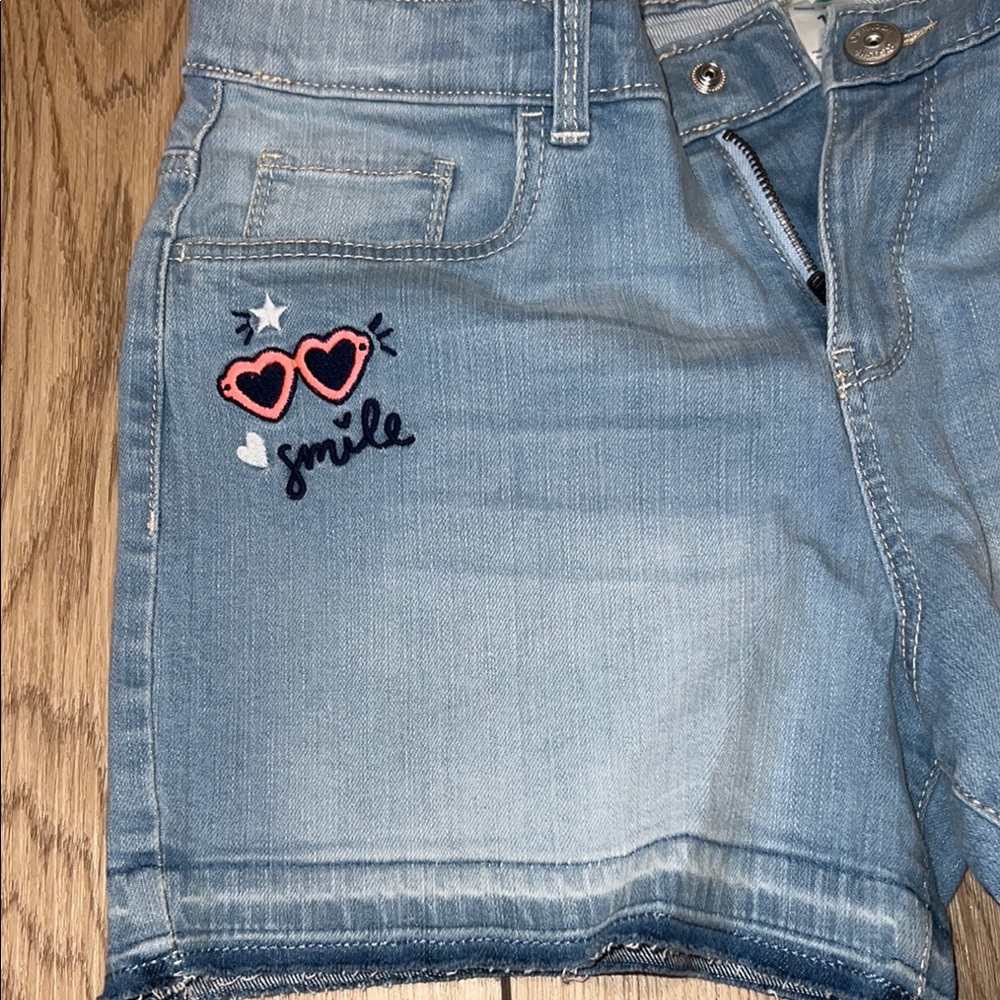 NWT - OshKosh B'gosh Girls Embroidered Blue Jean Shorts - Picture 4 of 9